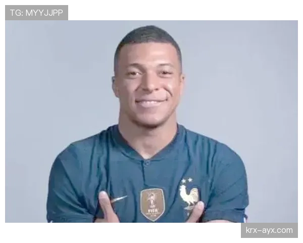 姆巴佩荣获环球足球奖，持续提升个人竞技状态引发关注