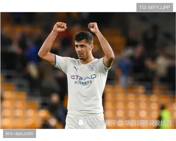 奥纳纳与赖斯：英超全能后腰的两种模板解析